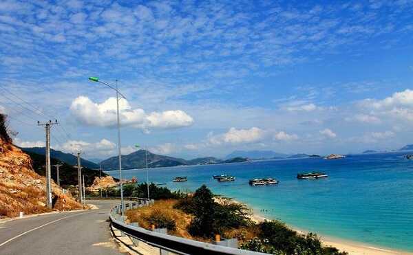 Nâng ngực nội soi ở Ninh Thuận